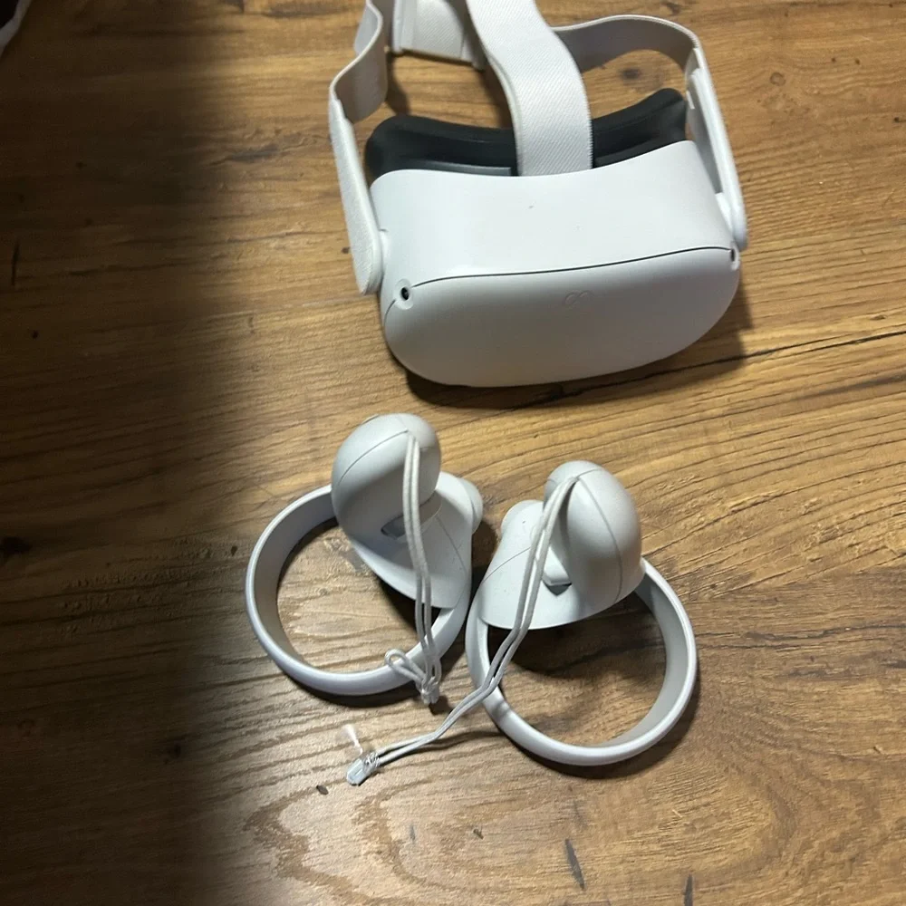 Quest 2 White VR Headset